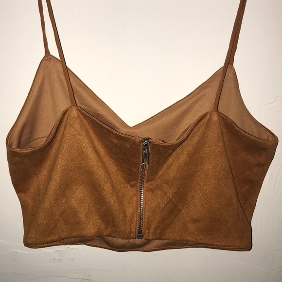 ADORABLE crop top - Picture 2 of 2